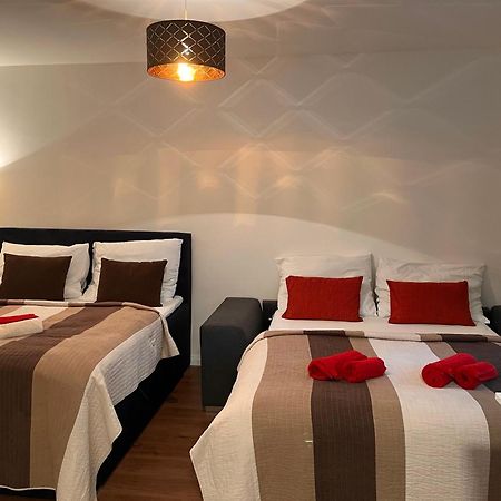 Amazing Apartment Zborovska Прага Экстерьер фото