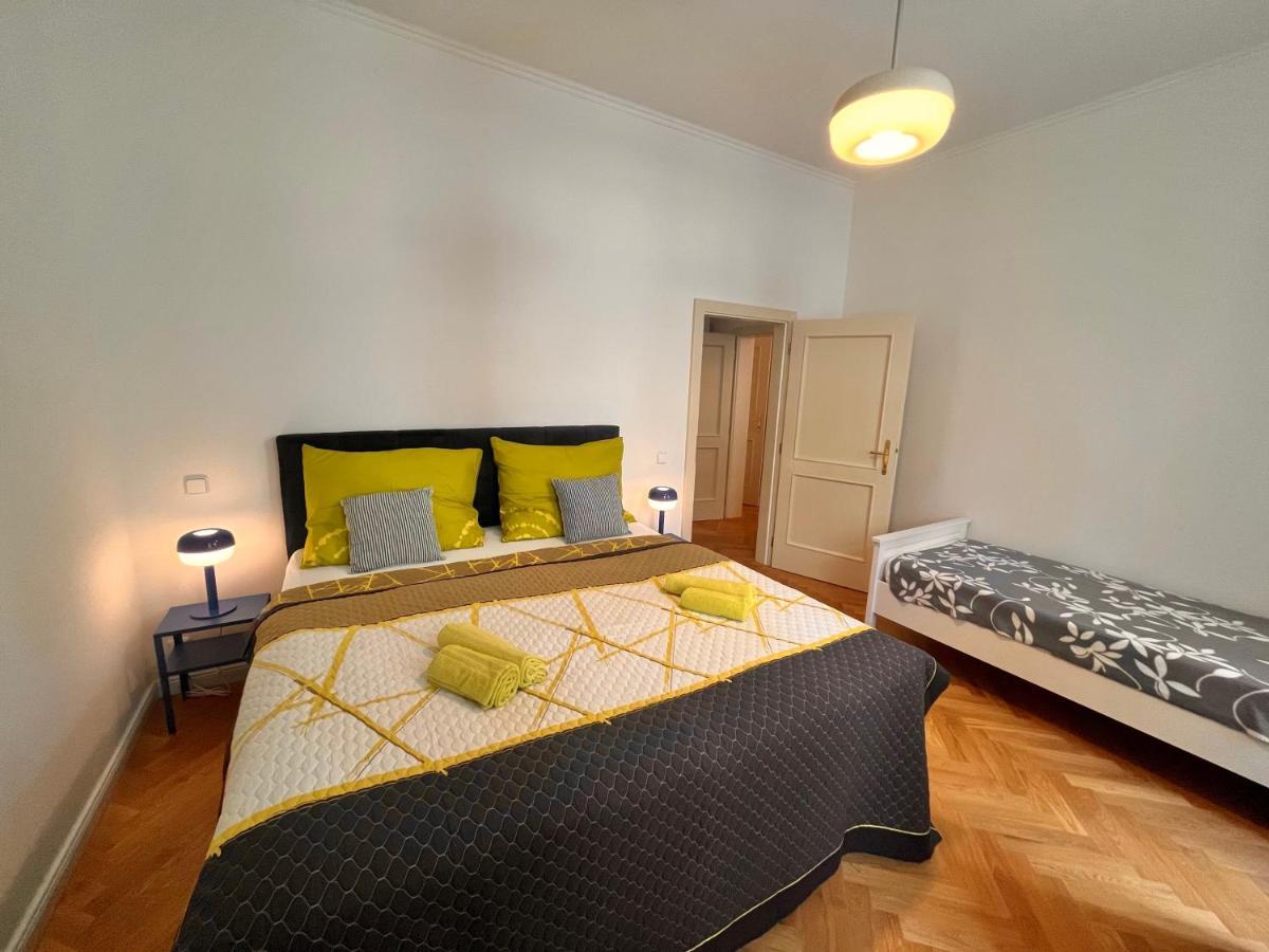Amazing Apartment Zborovska Прага Экстерьер фото