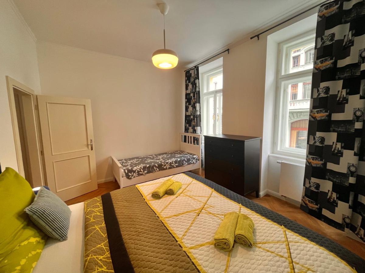 Amazing Apartment Zborovska Прага Экстерьер фото