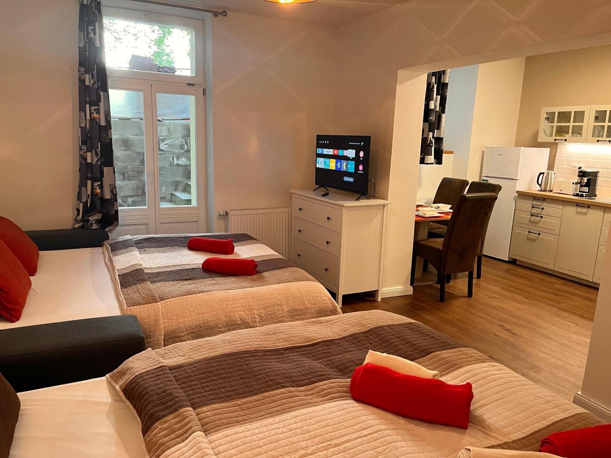 Amazing Apartment Zborovska Прага Экстерьер фото