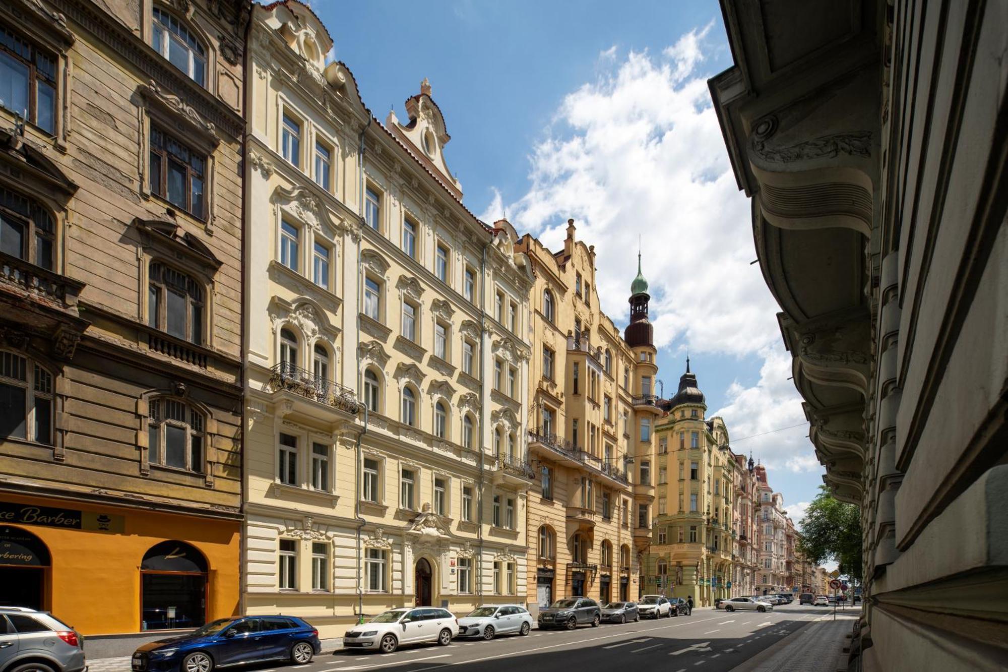 Amazing Apartment Zborovska Прага Экстерьер фото